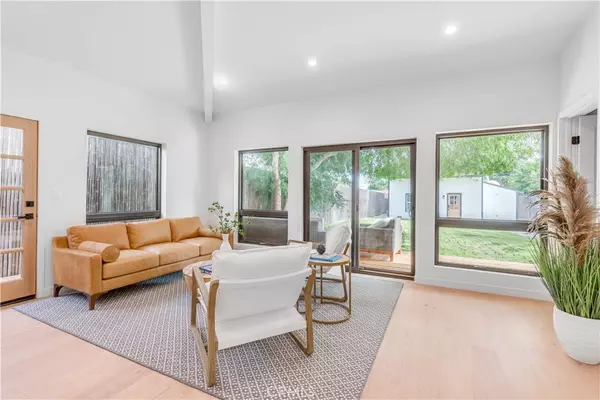 Altadena, CA 91001,832 Mountain View ST