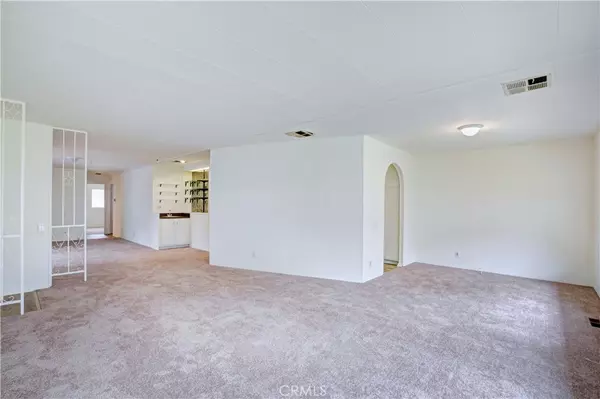 Yorba Linda, CA 92886,16758 Lake Tree DR #275