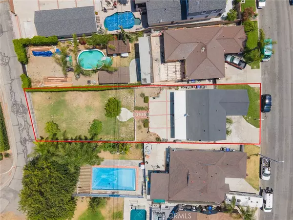Downey, CA 90241,10835 Little Lake RD