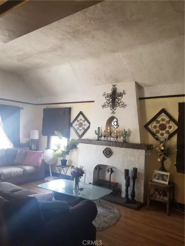 South Gate, CA 90280,3903 Independence AVE