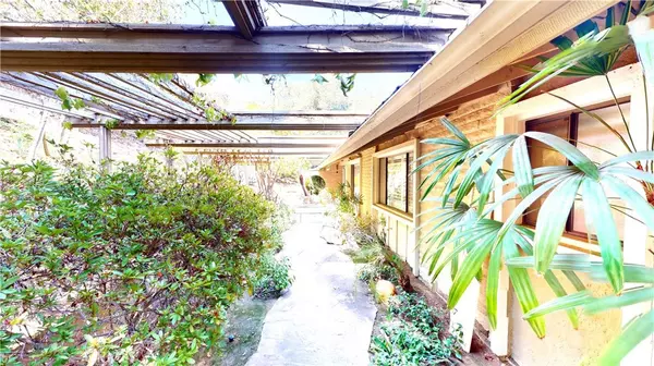 Fallbrook, CA 92028,1869 Tecalote DR
