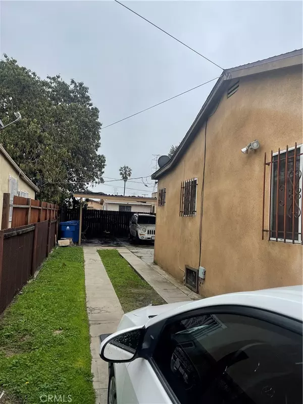 Los Angeles, CA 90003,9724 TOWNE AVE