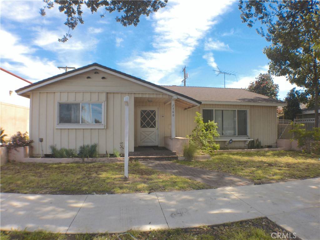 2560 Pine AVE, Long Beach, CA 90806