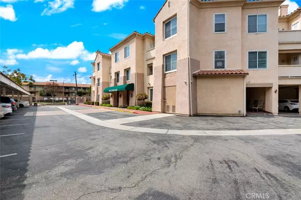 West Covina, CA 91791,130 S Barranca ST #305