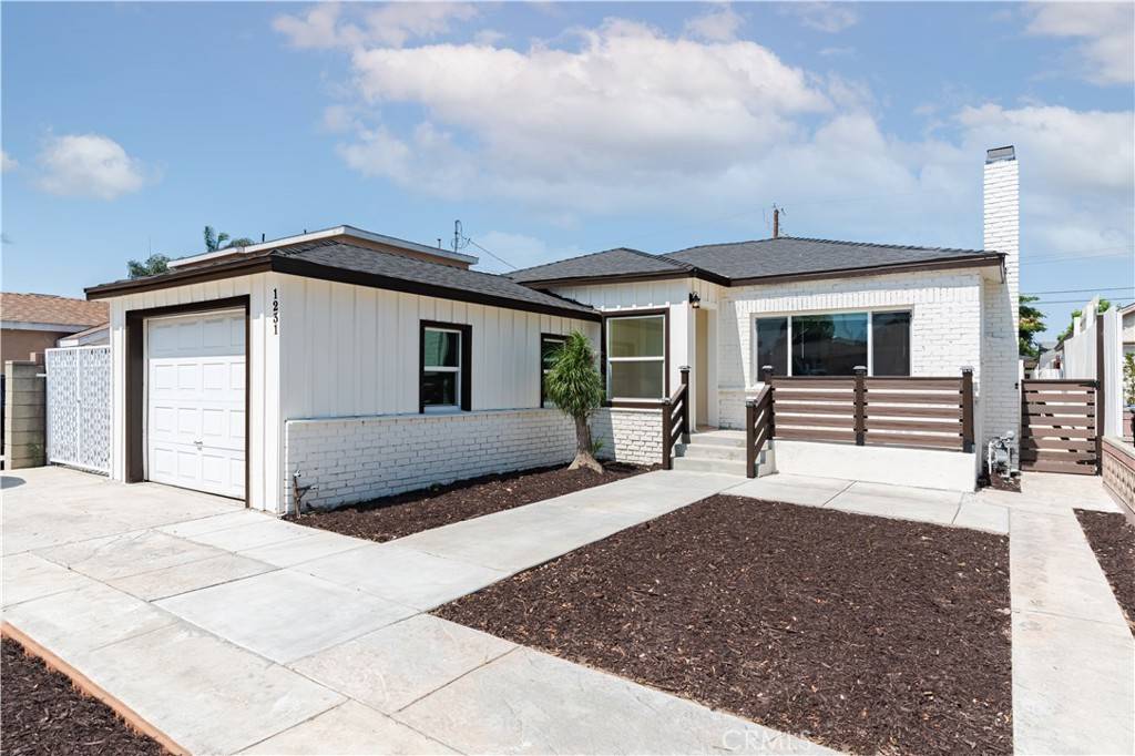 1231 N Beachwood DR, Burbank, CA 91506