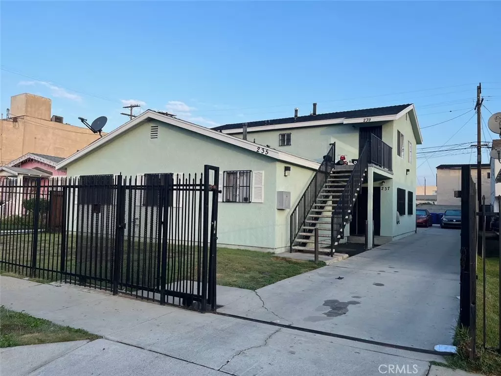Los Angeles, CA 90003,235 W 88th ST