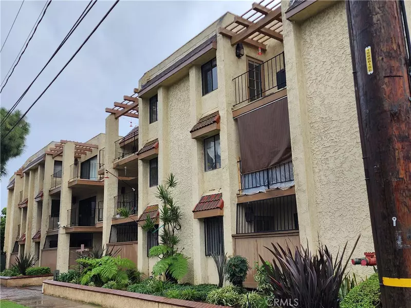 2722 E 20th ST #304, Signal Hill, CA 90755