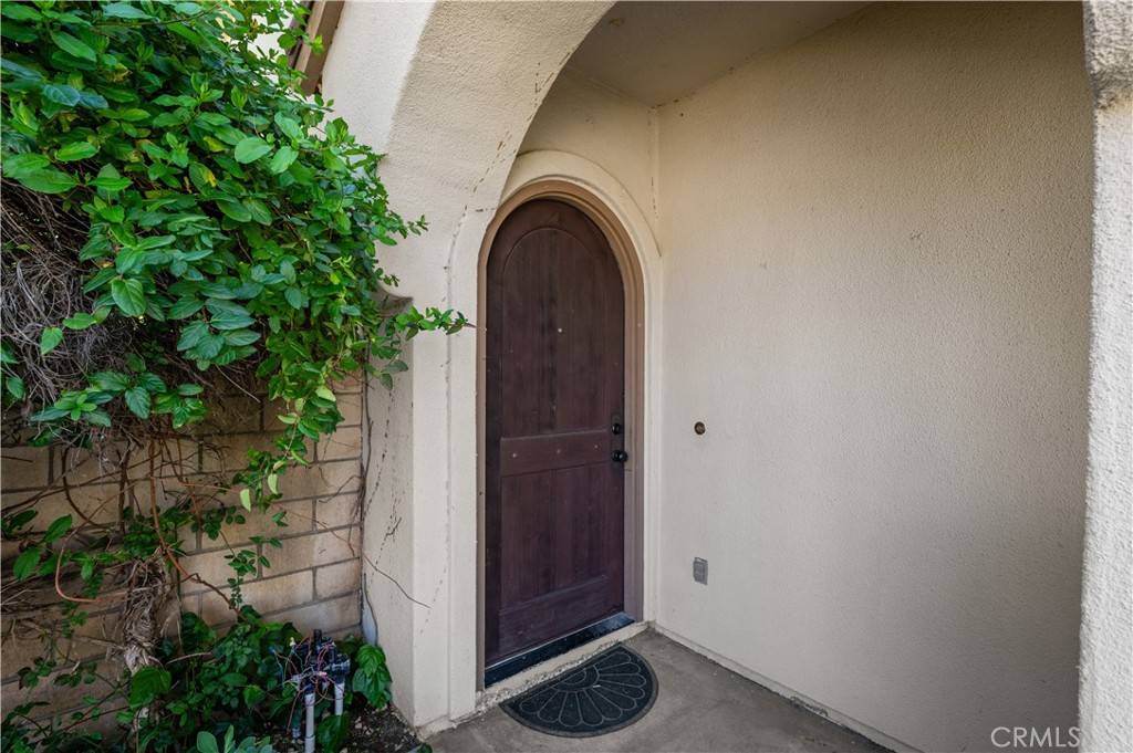 Valencia, CA 91354,28301 Lobelia LN