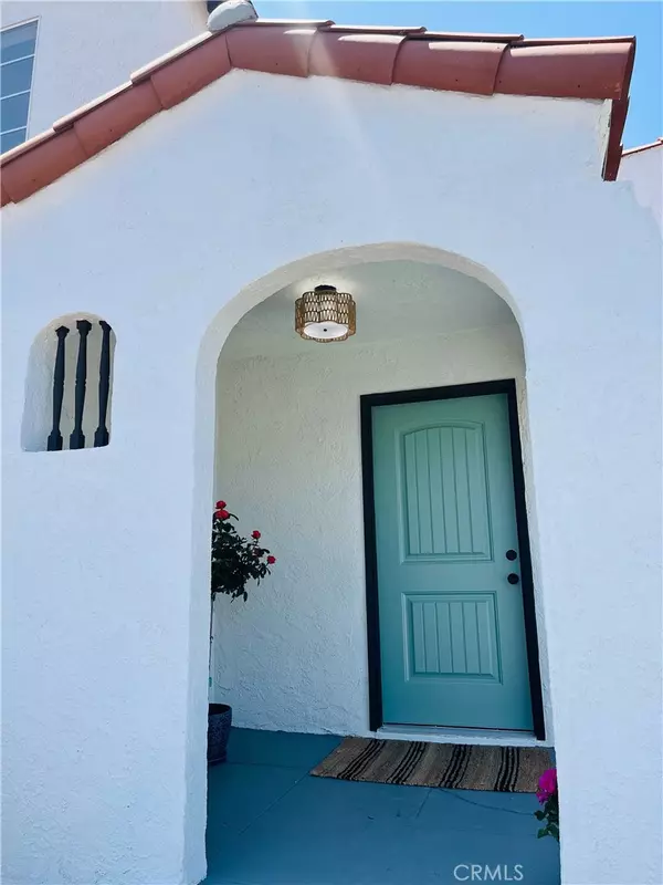 Los Angeles, CA 90047,6717 Cimarron ST