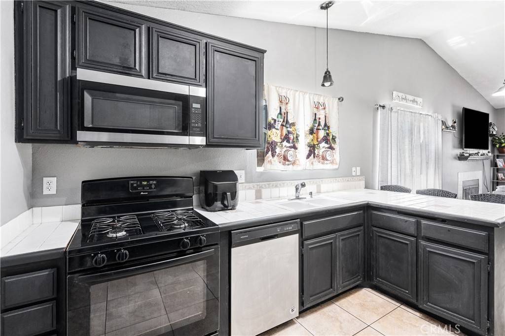 Hesperia, CA 92344,14299 Poplar ST