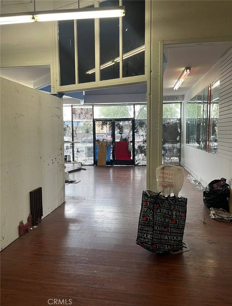 Los Angeles, CA 90001,1544 E Florence AVE
