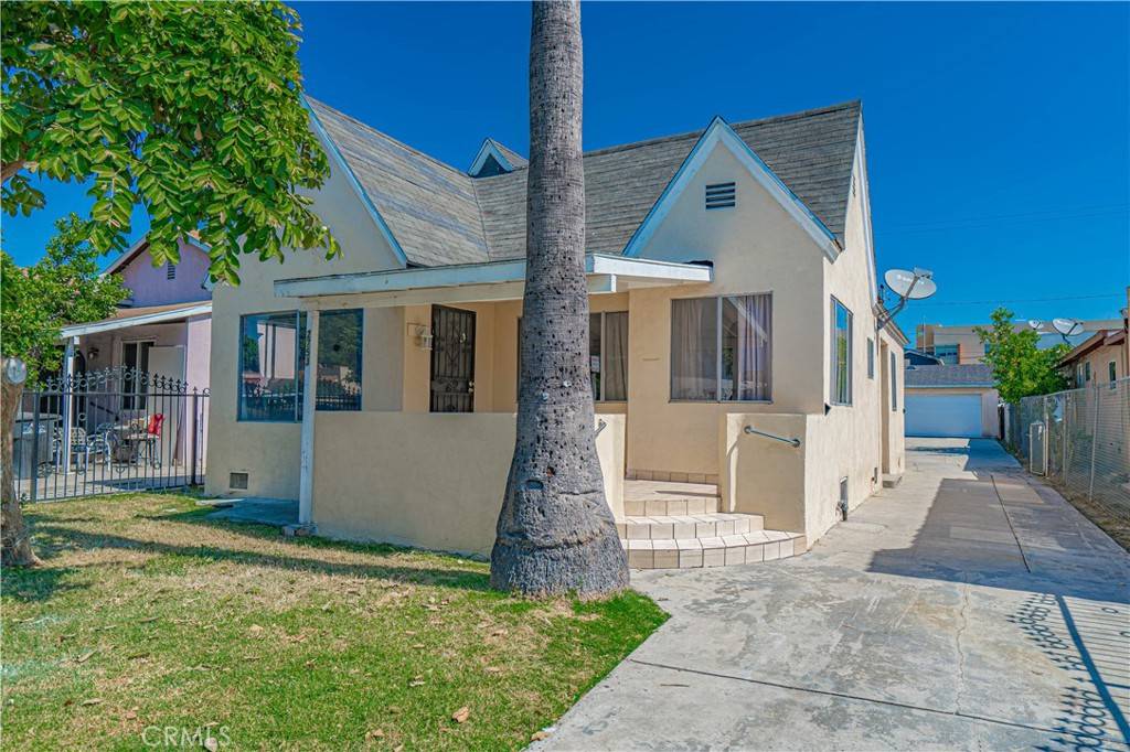 South Gate, CA 90280,2753 Glenwood PL