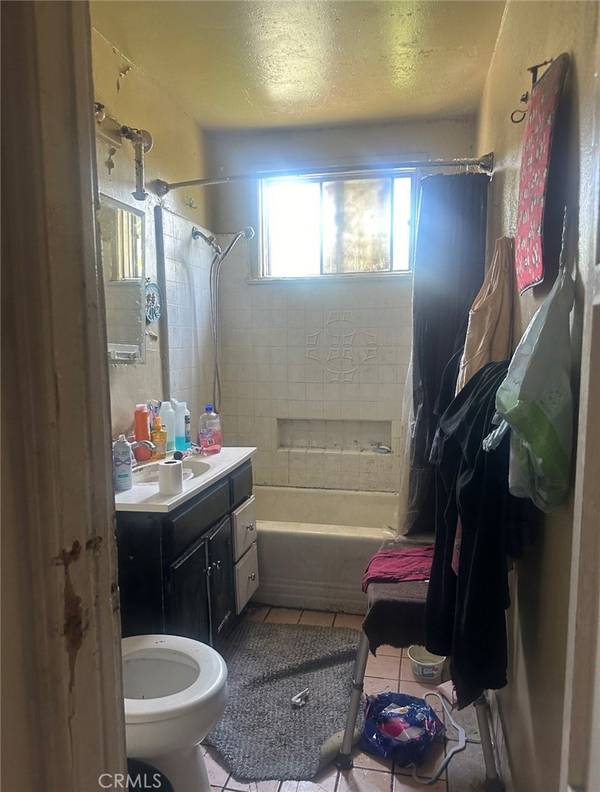 Pico Rivera, CA 90660,7712 Bollenbacher DR