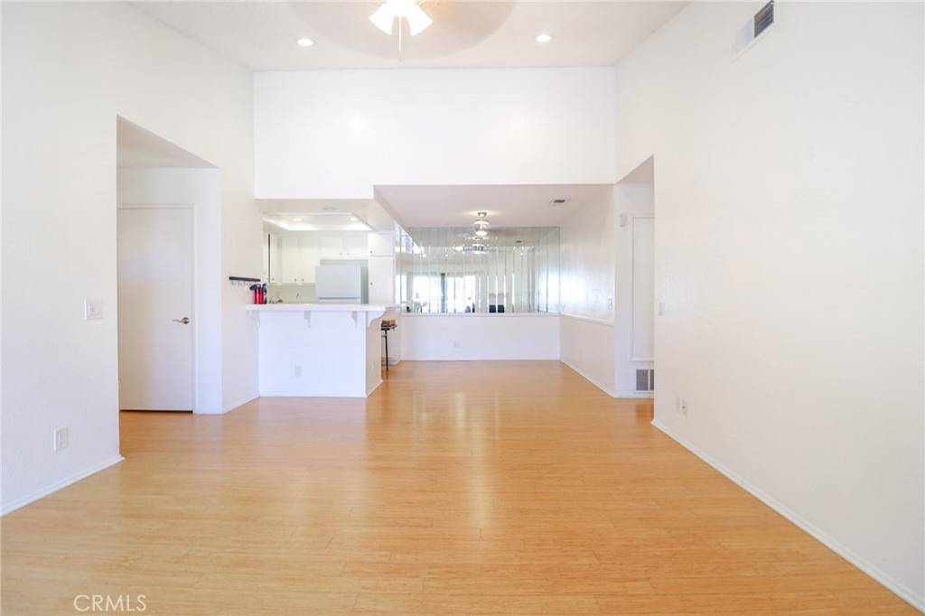 Stanton, CA 90680,10416 W Briar Oaks DR #C