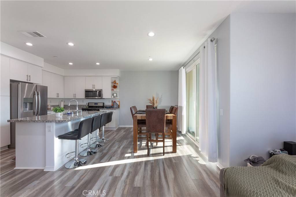 915 E Twill CT, Anaheim, CA 92802