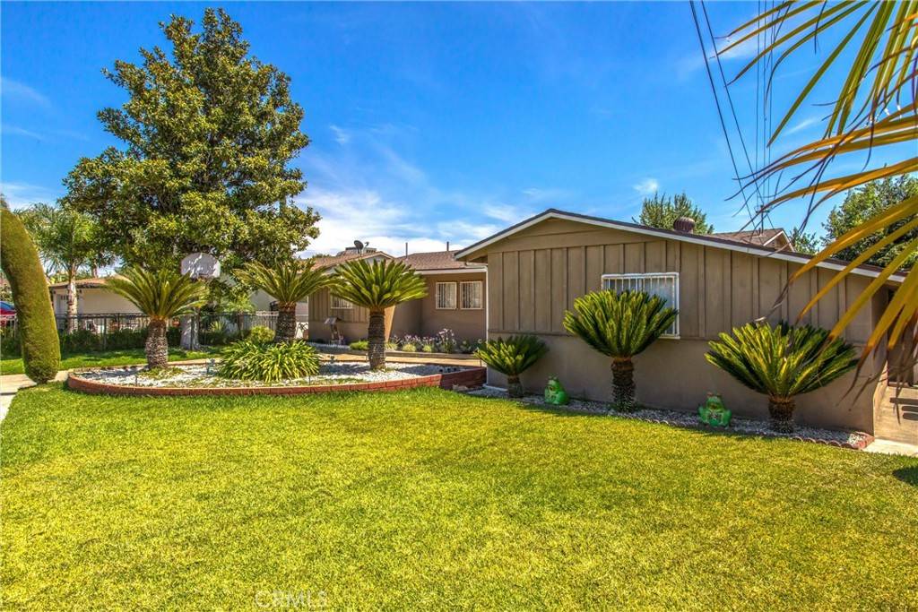 Fontana, CA 92335,15937 Manzanita DR