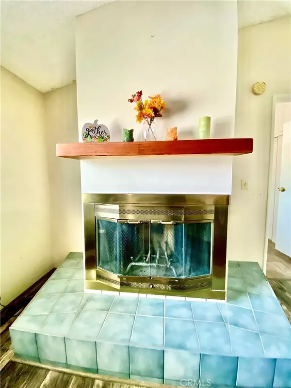 Victorville, CA 92392,13182 Begonia RD
