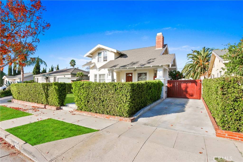 629 W Lexington DR, Glendale, CA 91203