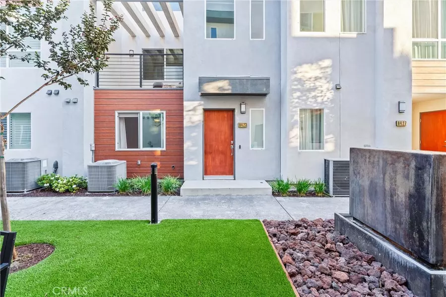 8423 Tweedy LN, Downey, CA 90240