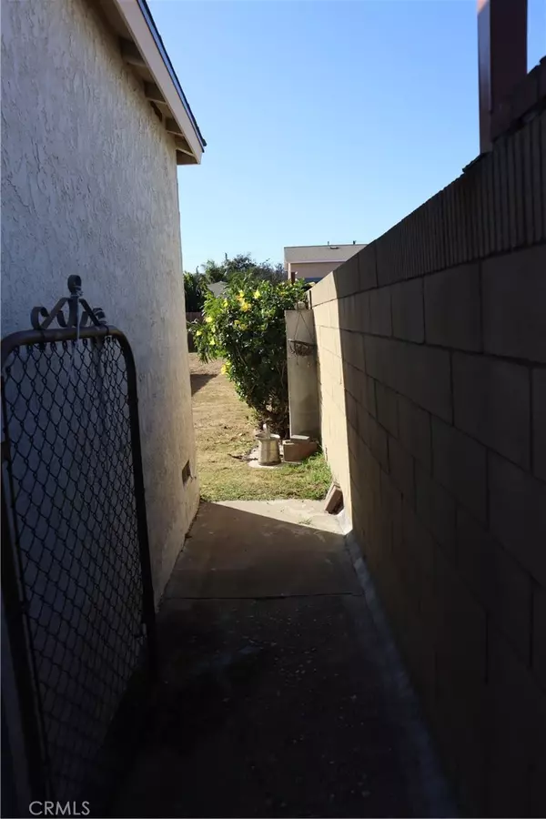 Wilmington, CA 90744,1711 N Banning BLVD N