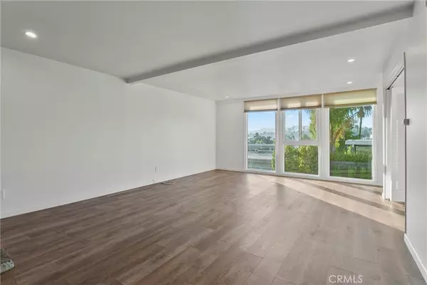 Los Angeles, CA 90068,5545 Tuxedo