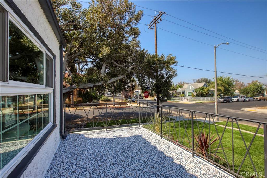 1858 W 78th ST, Los Angeles, CA 90047