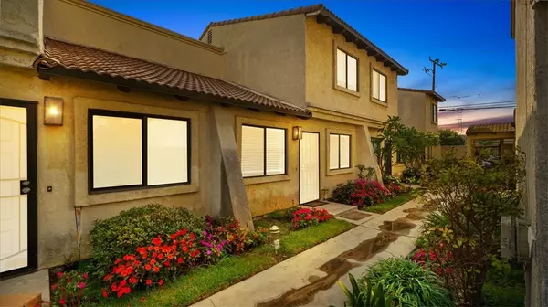 Bellflower, CA 90706,9903 Cedar ST #3
