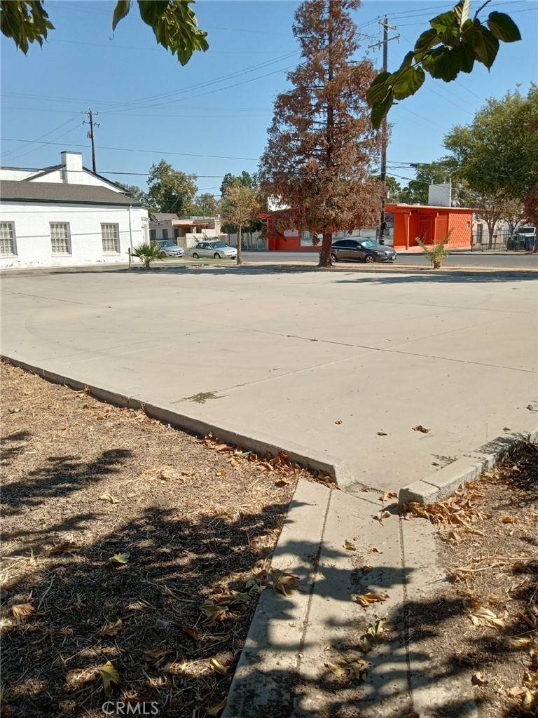 Bakersfield, CA 93305,1810 Baker ST