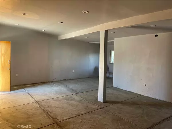 Inglewood, CA 90304,10322 Hawthorne BLVD