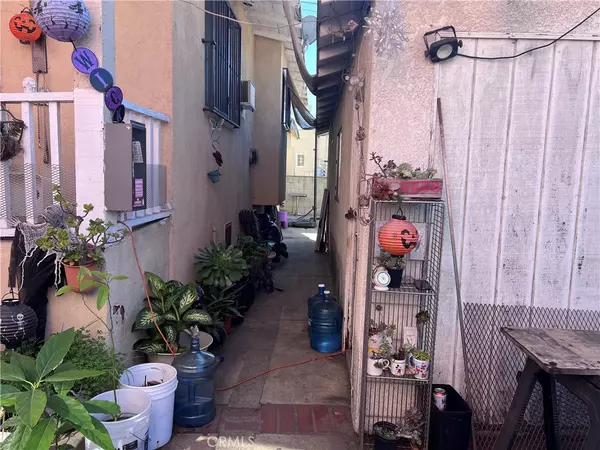 Los Angeles, CA 90033,2744 Fairmount ST