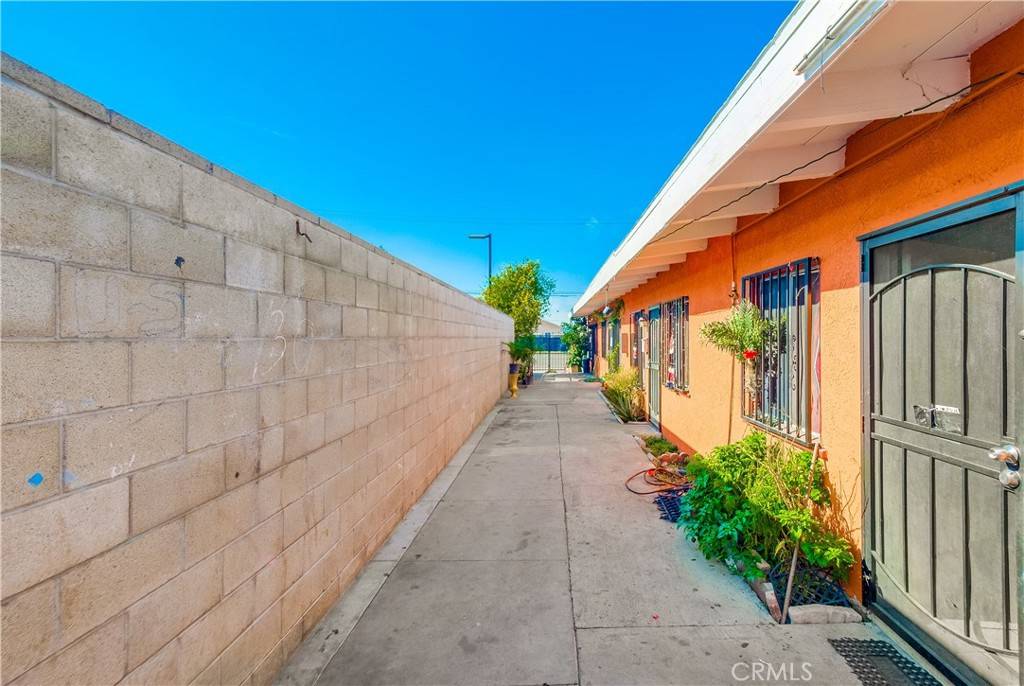 Long Beach, CA 90805,6730 N Paramount BLVD