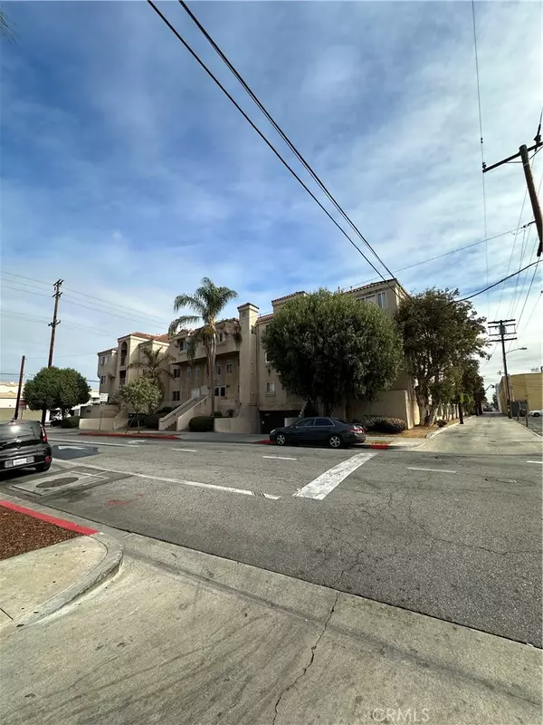 Huntington Park, CA 90255,6100 Rugby AVE #207