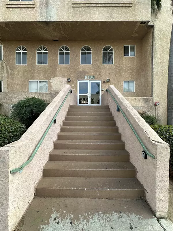 Huntington Park, CA 90255,6100 Rugby AVE #207