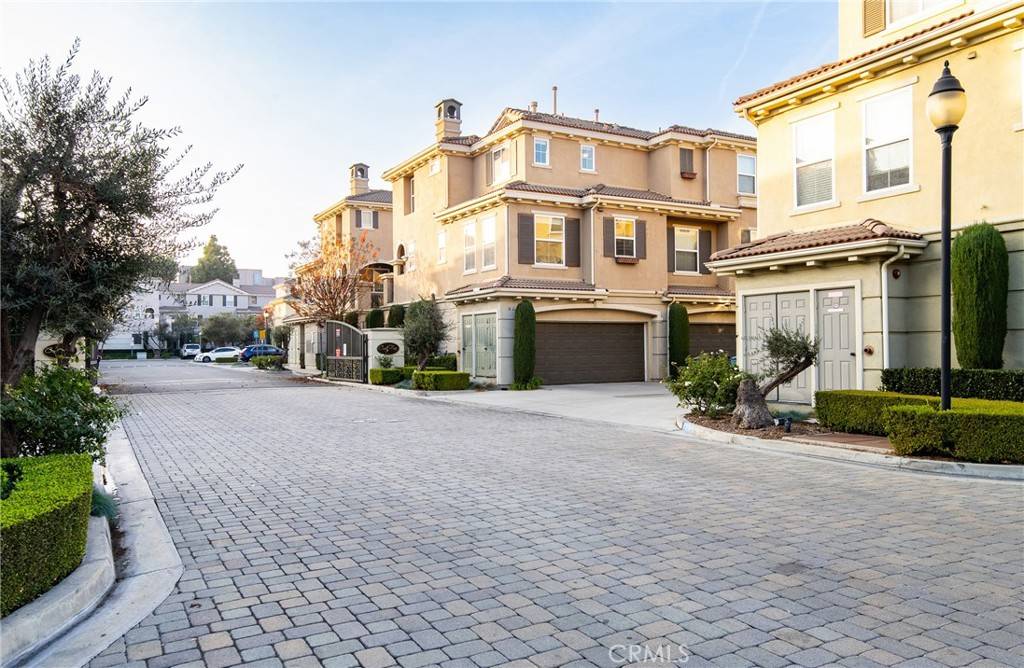 10285 Corte Fina LN, Bellflower, CA 90706