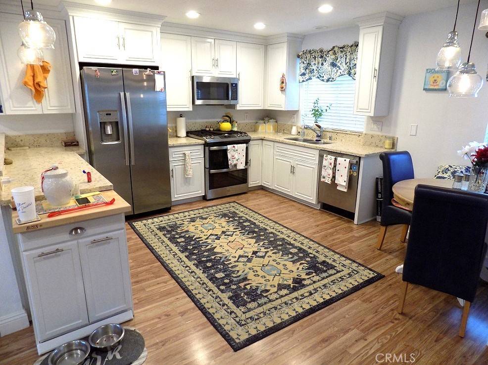 Downey, CA 90240,9102 Florence AVE #16