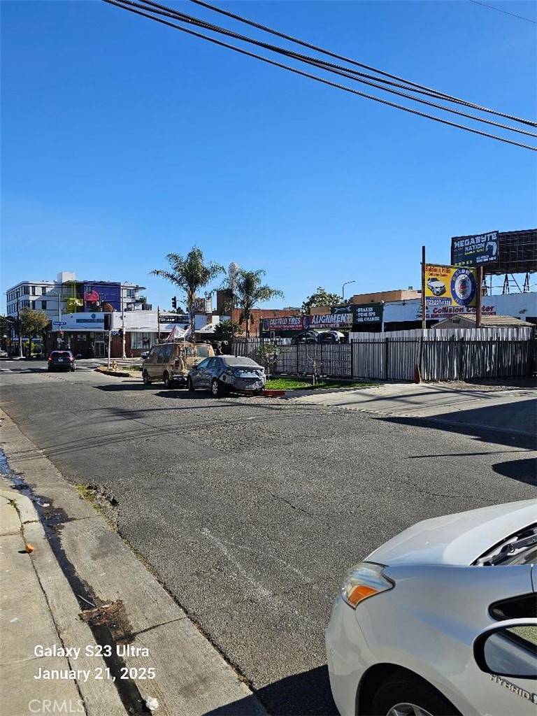 Los Angeles, CA 90008,4301 Crenshaw BLVD