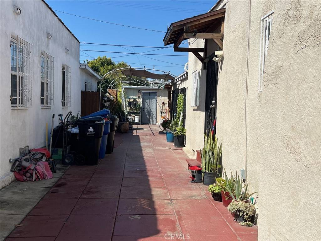 Los Angeles, CA 90043,6315 Madden AVE