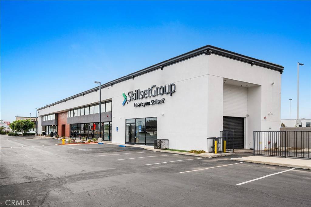 800 E Dyer RD #2, Santa Ana, CA 92705