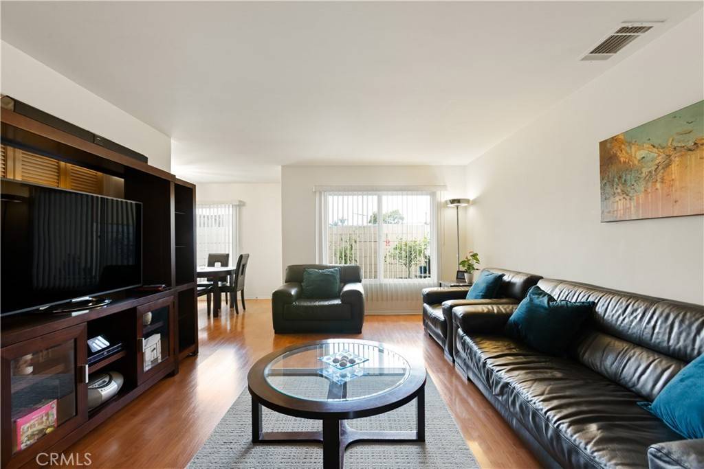 Downey, CA 90242,8321 Alameda ST