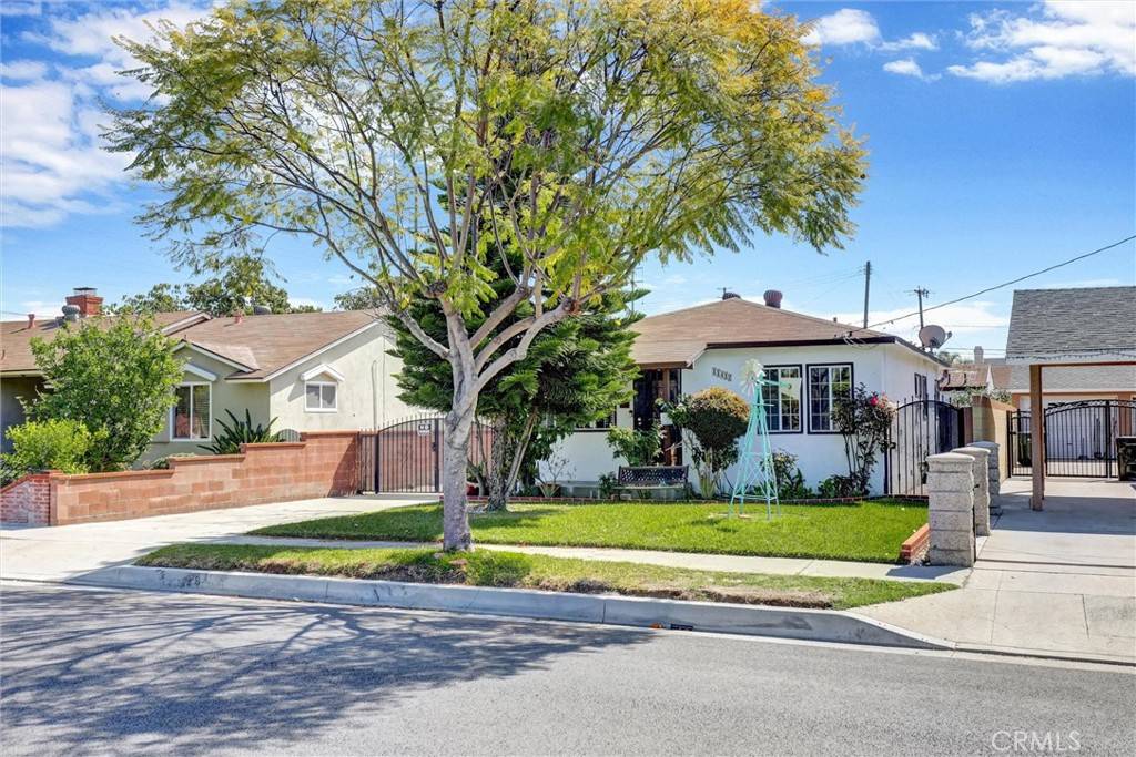 Downey, CA 90241,11412 Rives AVE
