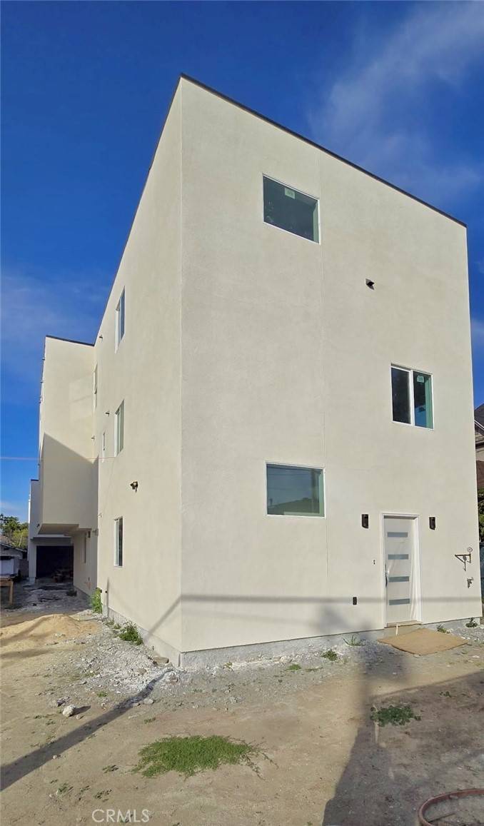 Los Angeles, CA 90033,2419 E 3rd ST