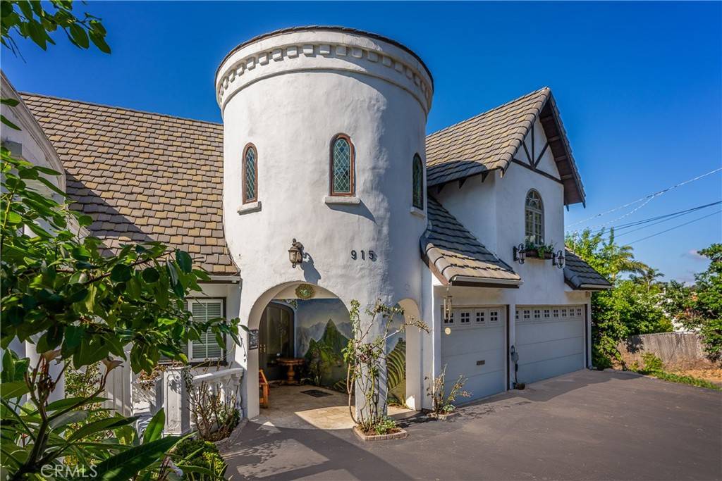 915 Highland DR, Solana Beach, CA 92075