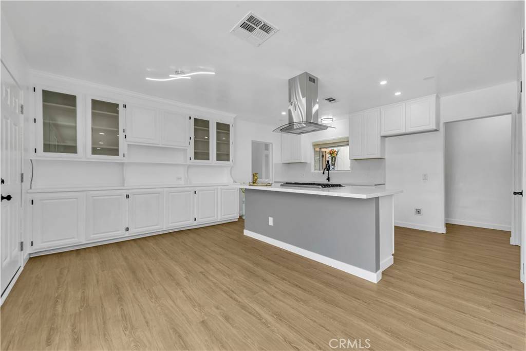 Lancaster, CA 93535,44546 E 3rd ST E