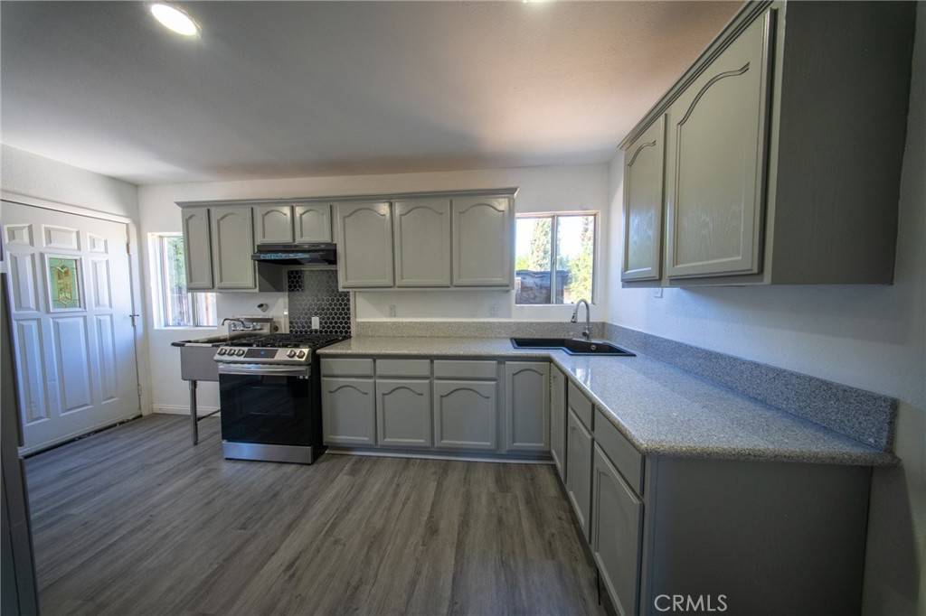 Compton, CA 90220,843 W Brazil ST