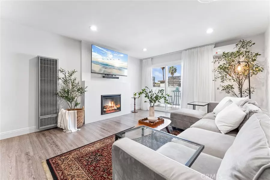 453 Almond AVE #4, Long Beach, CA 90802