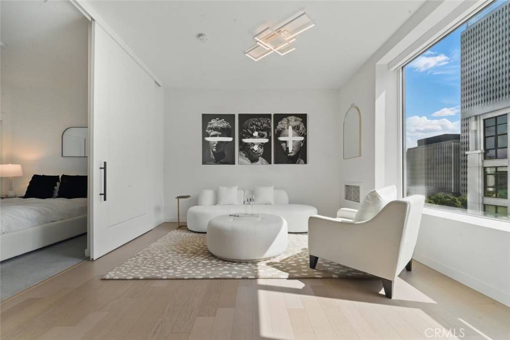 1050 S Grand AVE #705, Los Angeles, CA 90015