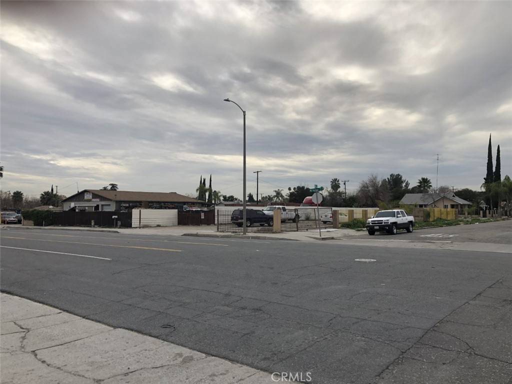 1098 N Mount Vernon AVE, San Bernardino, CA 92411