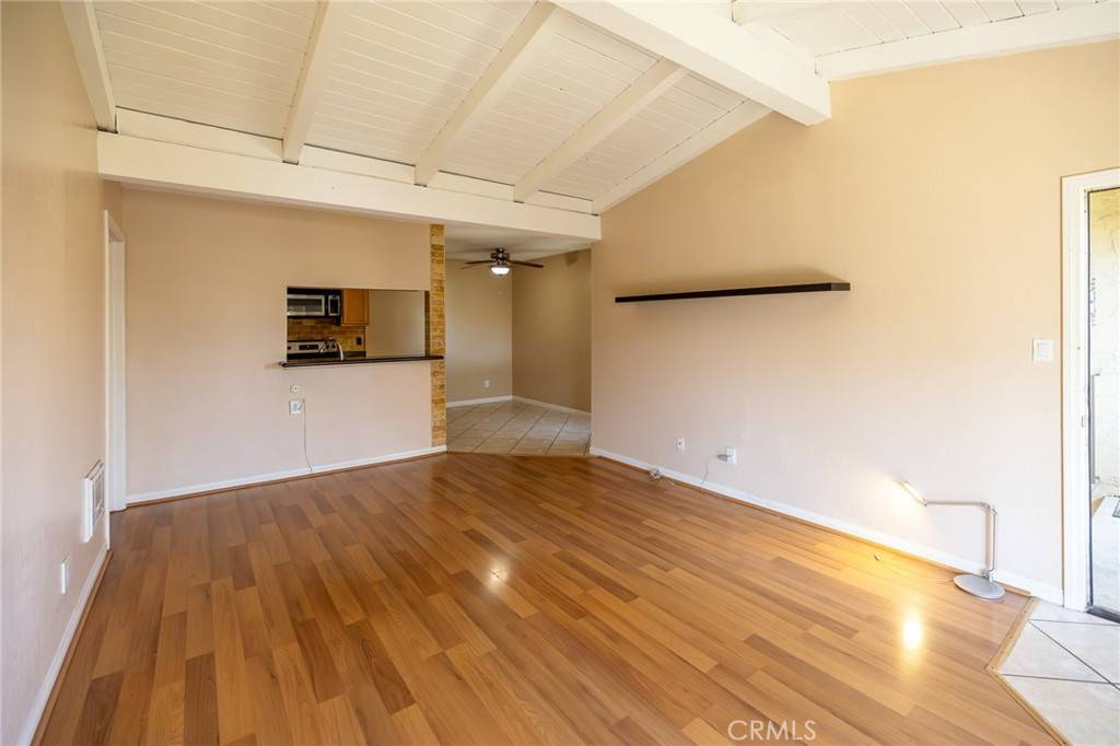Santa Ana, CA 92701,1345 Cabrillo Park DR #14