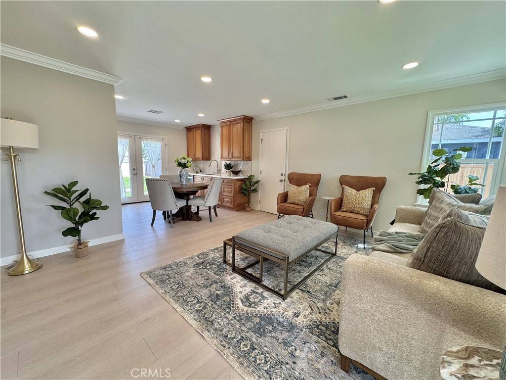 Fullerton, CA 92833,2413 W Oak AVE