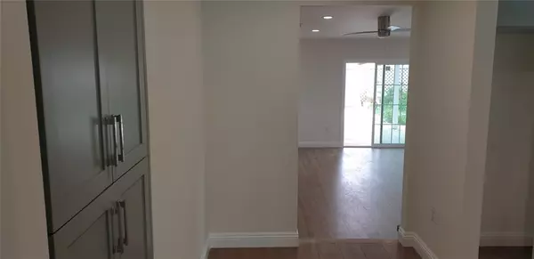 Lakewood, CA 90713,4622 Ladoga AVE